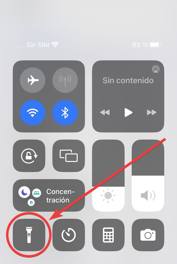 Menú de linterna en iPhones con Face ID